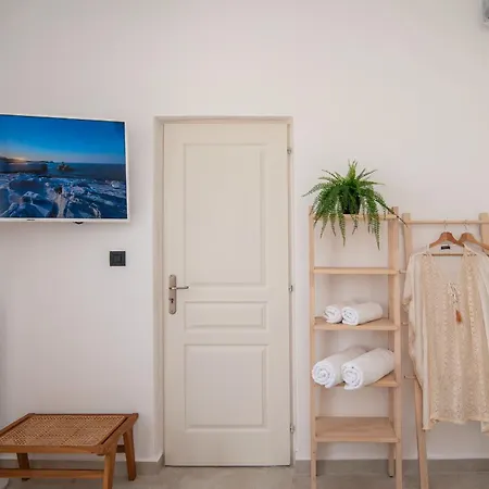 Livadi * Adamantas (Milos)