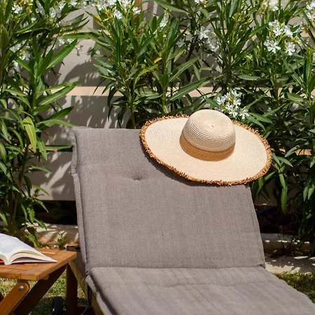 Livadi * Adamantas (Milos)