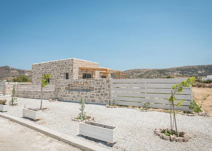 Livadi * Adamantas (Milos)